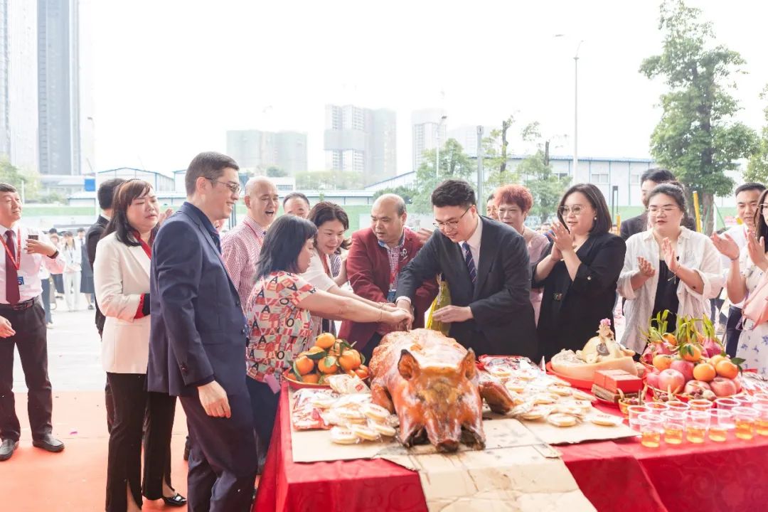 風(fēng)雨與共，興新向榮——興美集團(tuán)喬遷儀式圓滿(mǎn)舉行