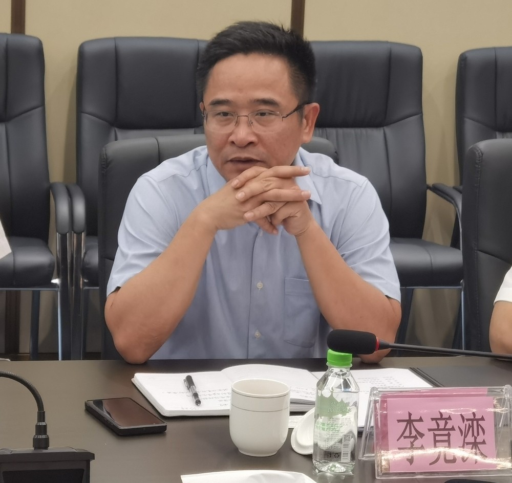 佛山市商務(wù)局副局長(zhǎng)李竟灤率調(diào)研組服務(wù)走訪佛山重點(diǎn)企業(yè)