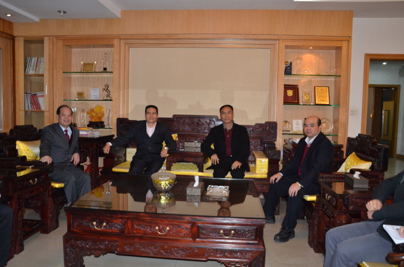 佛山市工商業(yè)聯(lián)合會(huì)、佛山市總商會(huì)領(lǐng)導(dǎo)蒞臨喜購(gòu)云店參觀指導(dǎo)工作