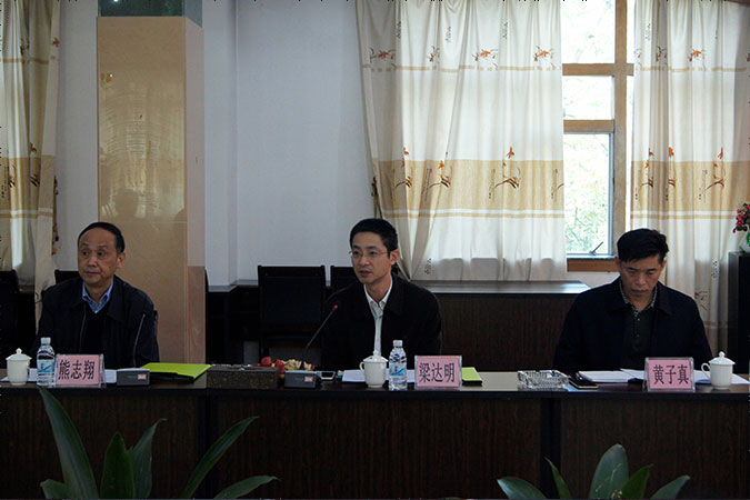 市政協(xié)主席帶隊開展“企業(yè)暖春行動”實地調(diào)研我司