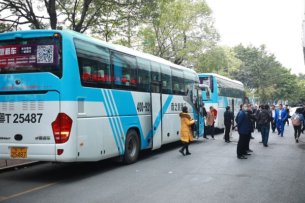 湛江市委統(tǒng)戰(zhàn)部常務副部長龐安杰，副部長、市工商聯(lián)黨組書記黃昌旺一行蒞臨我司參觀交流